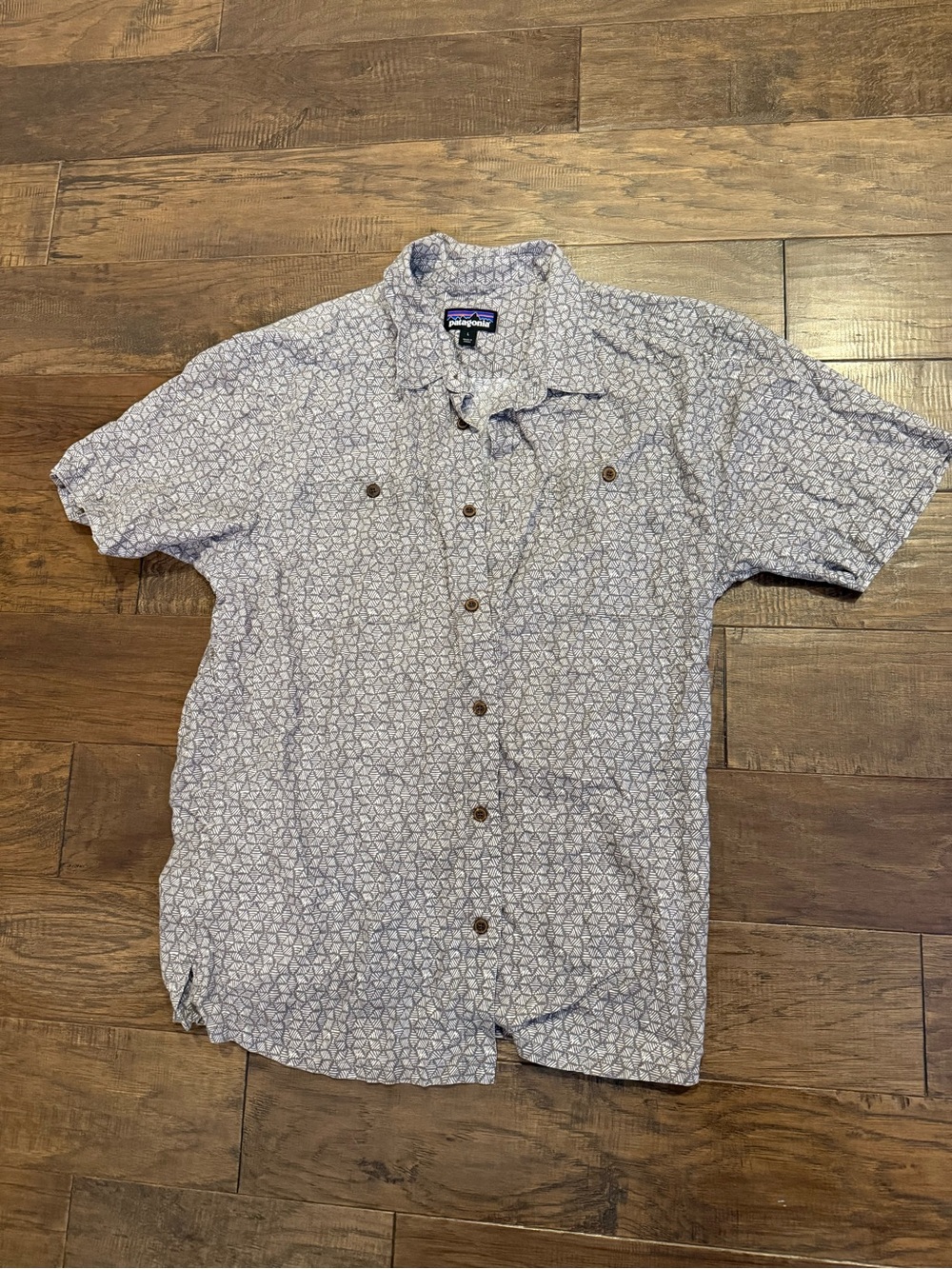 Patagonia Men's Short Sleeve Button-Up Shirt - Light Grey Pattern